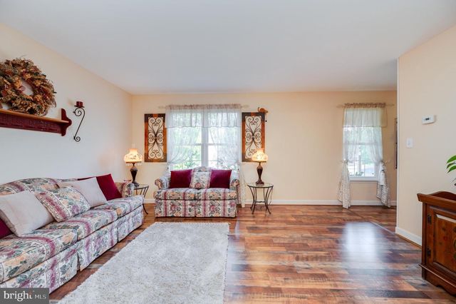 431 E AUGUSTA DR, Sinking Spring, PA 19608
