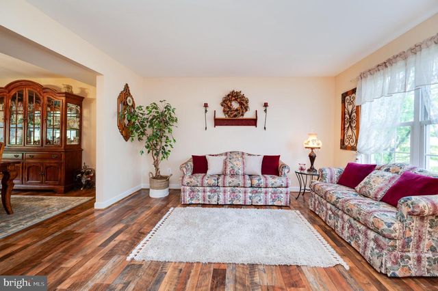 431 E AUGUSTA DR, Sinking Spring, PA 19608