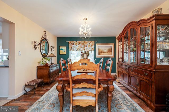 431 E AUGUSTA DR, Sinking Spring, PA 19608