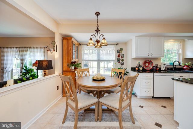 431 E AUGUSTA DR, Sinking Spring, PA 19608