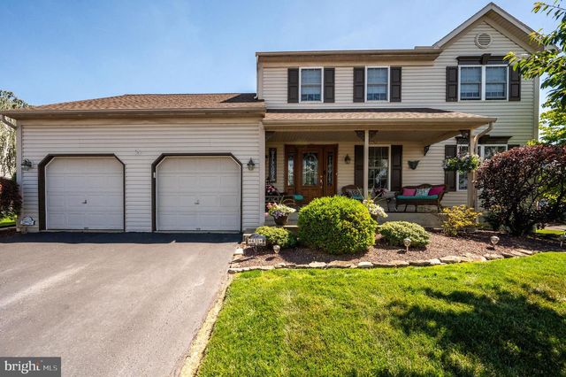 431 E AUGUSTA DR, Sinking Spring, PA 19608