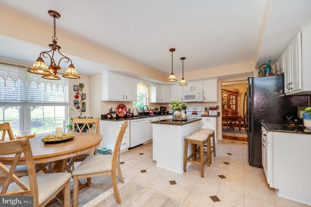 431 E AUGUSTA DR, Sinking Spring, PA 19608