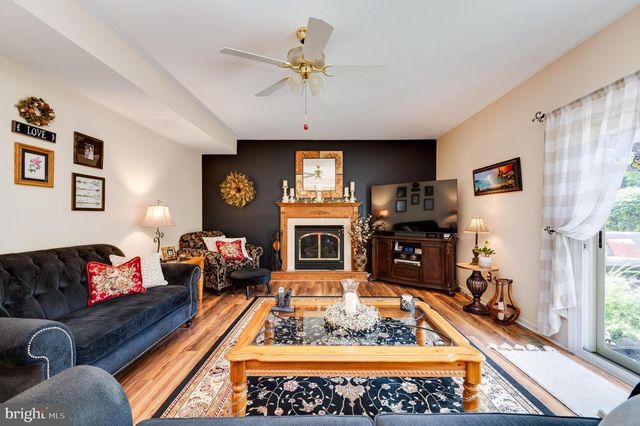 431 E AUGUSTA DR, Sinking Spring, PA 19608