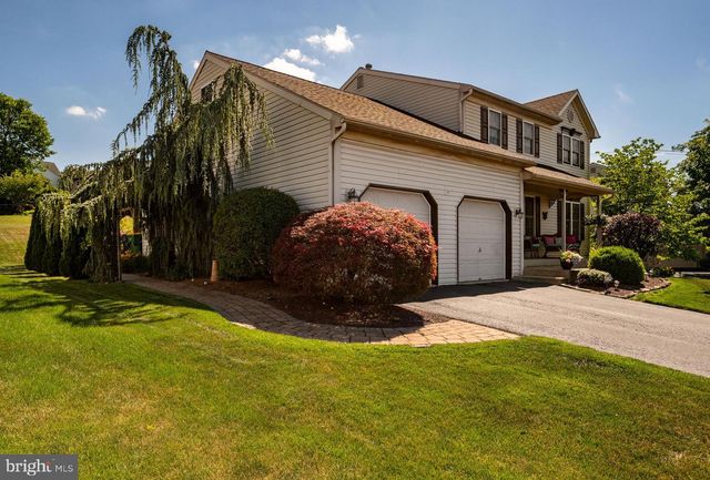 431 E AUGUSTA DR, Sinking Spring, PA 19608