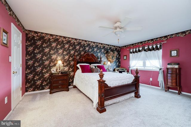 431 E AUGUSTA DR, Sinking Spring, PA 19608