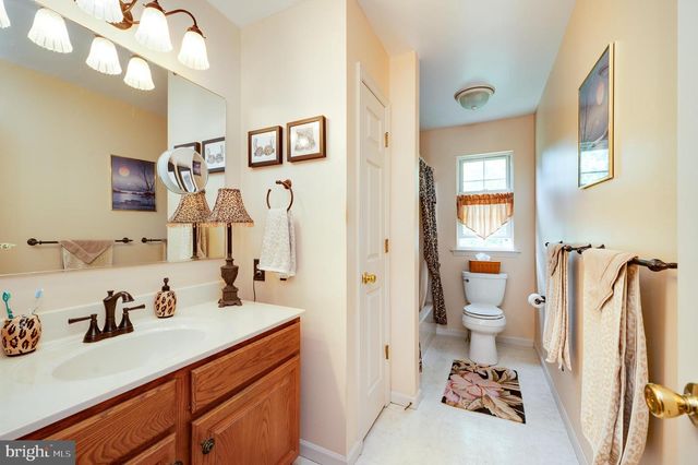 431 E AUGUSTA DR, Sinking Spring, PA 19608