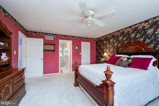 431 E AUGUSTA DR, Sinking Spring, PA 19608