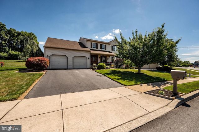 431 E AUGUSTA DR, Sinking Spring, PA 19608