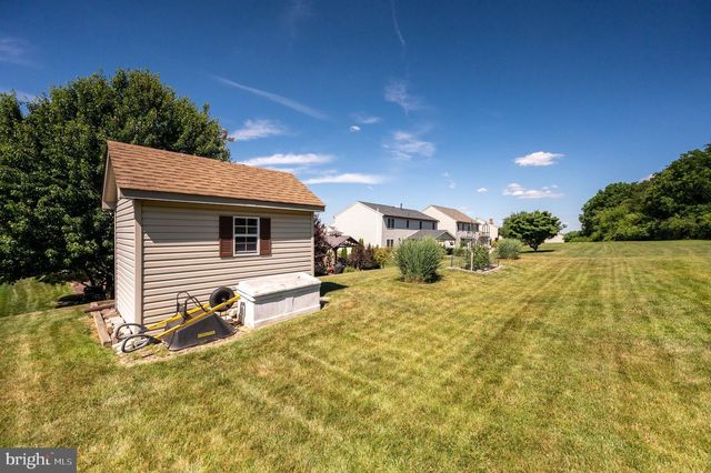 431 E AUGUSTA DR, Sinking Spring, PA 19608