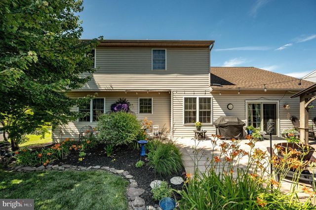 431 E AUGUSTA DR, Sinking Spring, PA 19608