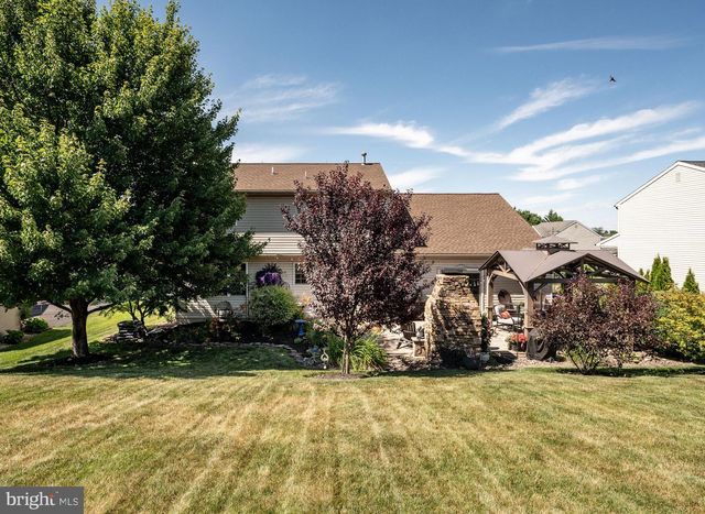 431 E AUGUSTA DR, Sinking Spring, PA 19608