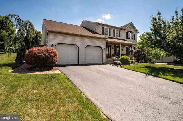 431 E AUGUSTA DR, Sinking Spring, PA 19608
