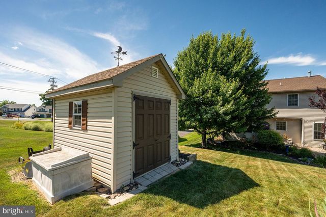431 E AUGUSTA DR, Sinking Spring, PA 19608