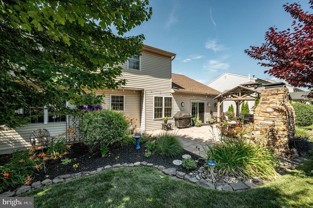 431 E AUGUSTA DR, Sinking Spring, PA 19608