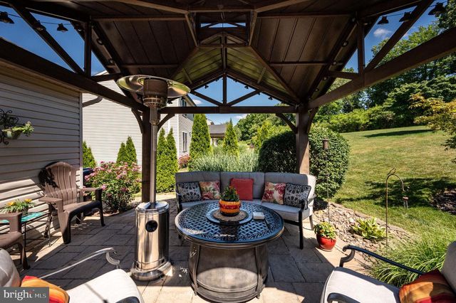 431 E AUGUSTA DR, Sinking Spring, PA 19608