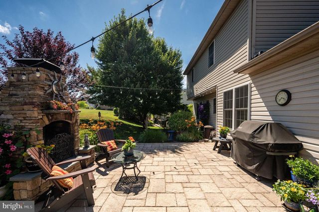 431 E AUGUSTA DR, Sinking Spring, PA 19608