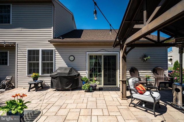 431 E AUGUSTA DR, Sinking Spring, PA 19608