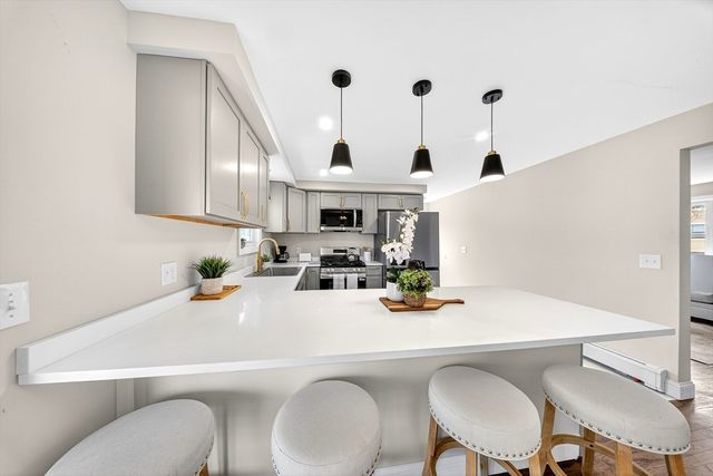 40 Duncan St, Fall River, MA 02721