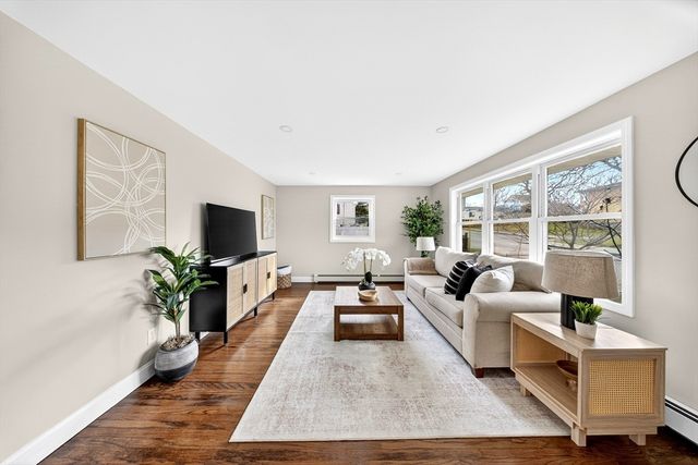 40 Duncan St, Fall River, MA 02721