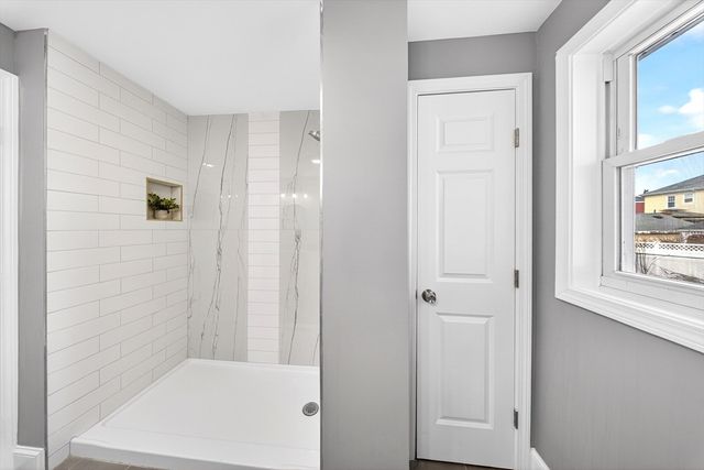 40 Duncan St, Fall River, MA 02721