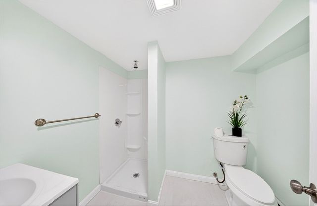 40 Duncan St, Fall River, MA 02721