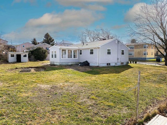 40 Duncan St, Fall River, MA 02721