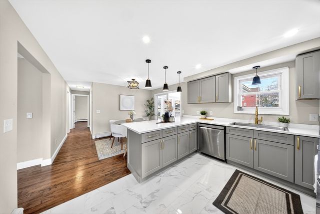 40 Duncan St, Fall River, MA 02721