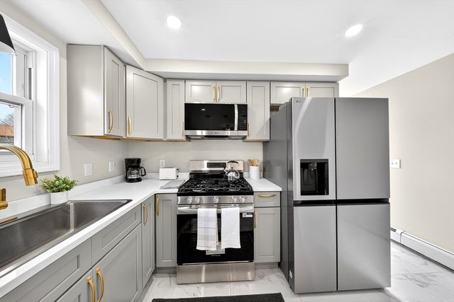 40 Duncan St, Fall River, MA 02721