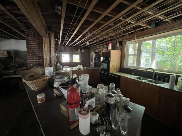 502 Manchester Street, Manchester, NH 03103