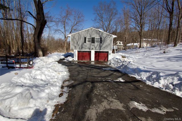 182 Downing Road, Pleasant Valley, NY 12569