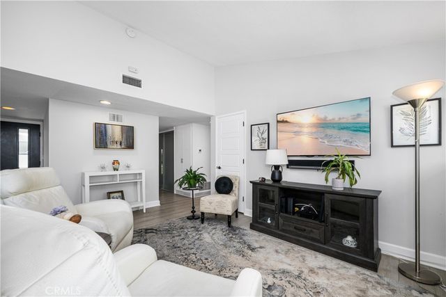 12391 Martha Ann, Los Alamitos, CA 90720
