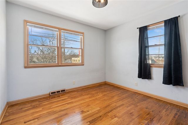 211 Edgewood Road NW, Cedar Rapids, IA 52405