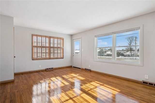 211 Edgewood Road NW, Cedar Rapids, IA 52405