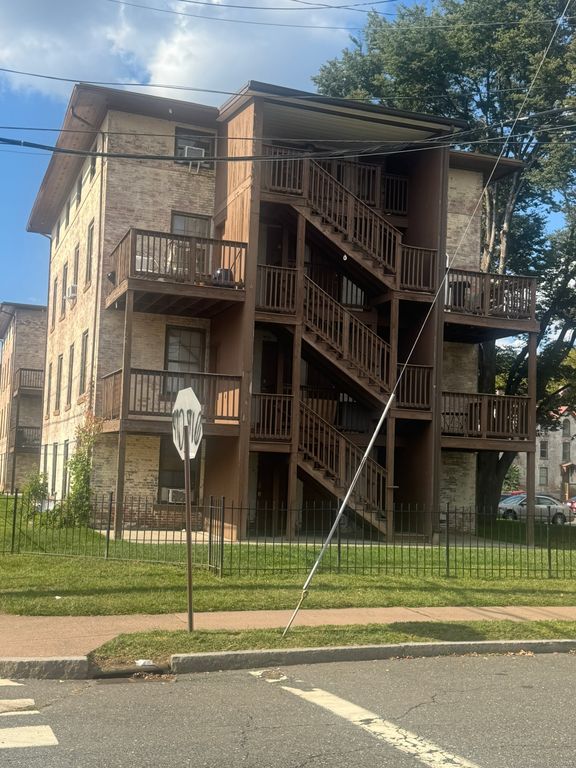 60 Van Block Avenue 10D, Hartford, CT 06106