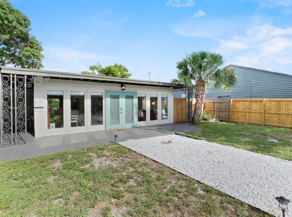 1114 N M Street, Lake Worth Beach, FL 33460