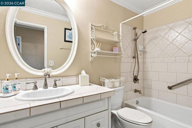 1280 Saint Andrews Dr, Discovery Bay, CA 94505