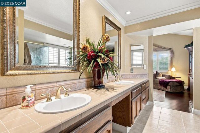 1280 Saint Andrews Dr, Discovery Bay, CA 94505
