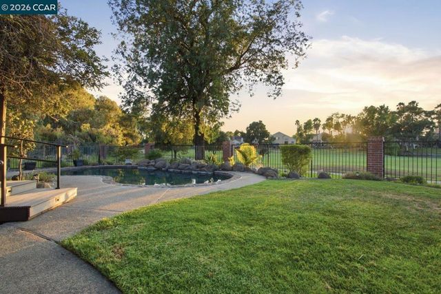1280 Saint Andrews Dr, Discovery Bay, CA 94505