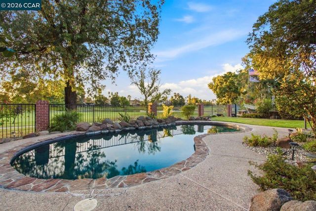 1280 Saint Andrews Dr, Discovery Bay, CA 94505