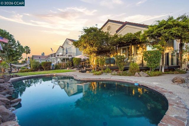 1280 Saint Andrews Dr, Discovery Bay, CA 94505