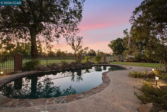 1280 Saint Andrews Dr, Discovery Bay, CA 94505