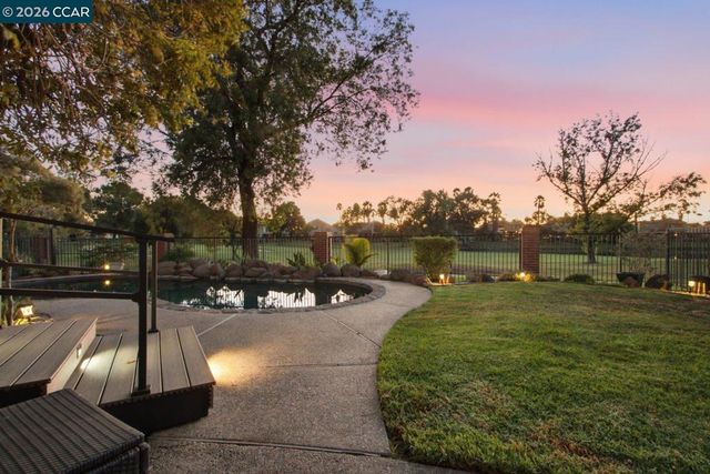 1280 Saint Andrews Dr, Discovery Bay, CA 94505