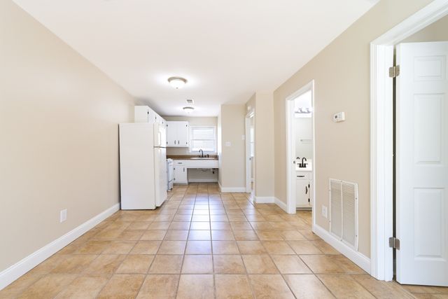 211 Oak St Apt 7, Clarksville, TN 37042