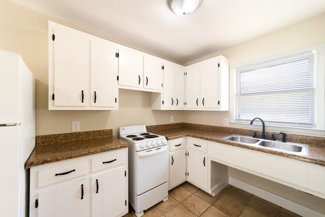 211 Oak St Apt 7, Clarksville, TN 37042