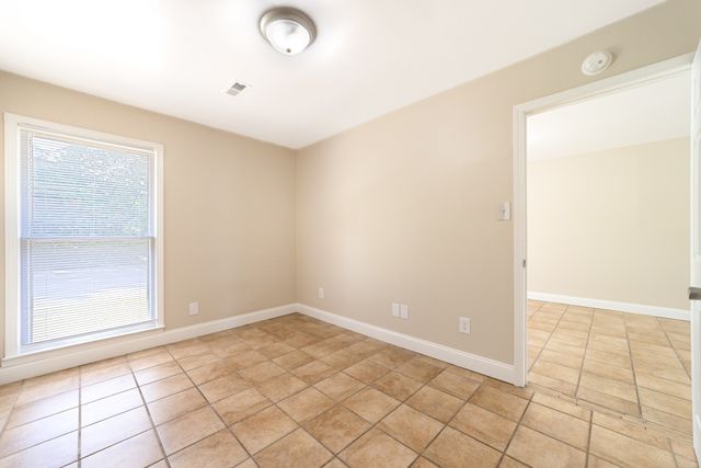 211 Oak St Apt 7, Clarksville, TN 37042