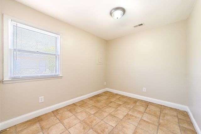 211 Oak St Apt 7, Clarksville, TN 37042