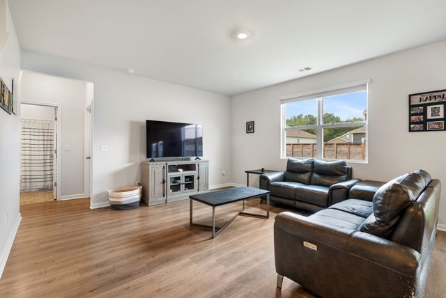 125 Stammer Farms Blvd, Chapel Hill, TN 37034