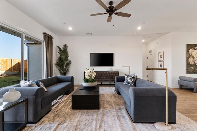 2291 N Argyle Avenue, Clovis, CA 93619