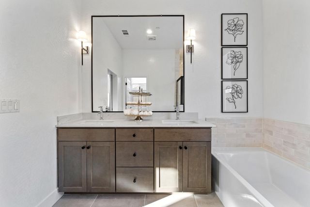 2291 N Argyle Avenue, Clovis, CA 93619