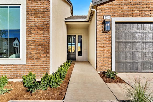 2291 N Argyle Avenue, Clovis, CA 93619